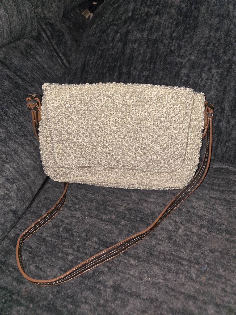Liz Claiborne Beig Crochet Knit Flap Crossbody Bag Brown Strap Lavender Lining